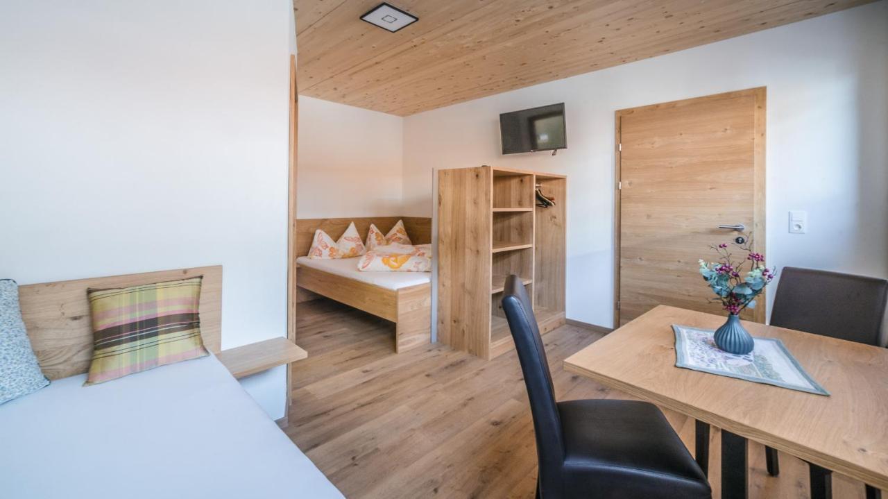Gasthof Neuwirt Ellbogen Bagian luar foto