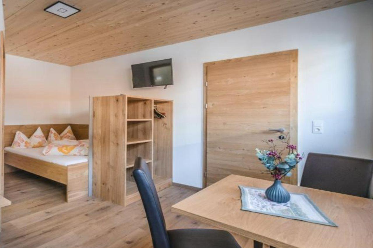 Gasthof Neuwirt Ellbogen Bagian luar foto